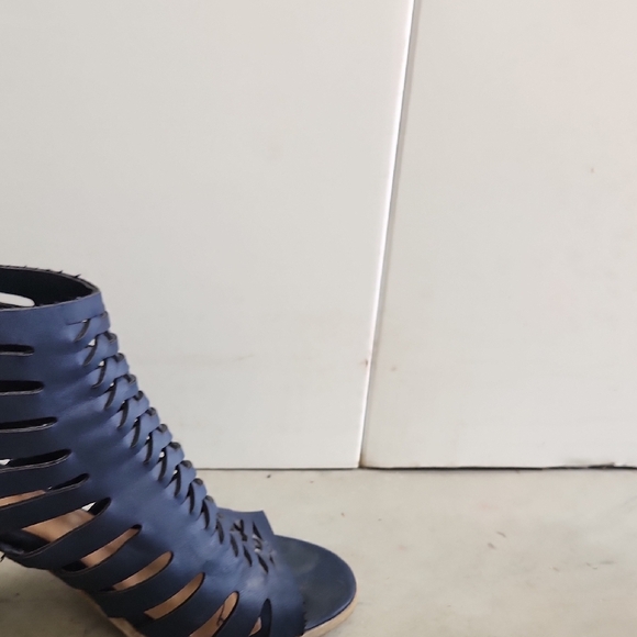 Indigo Rd Blue block Heeled Sandals with Faux Leather Cutout Design Womens 10 - Picture 5 of 8